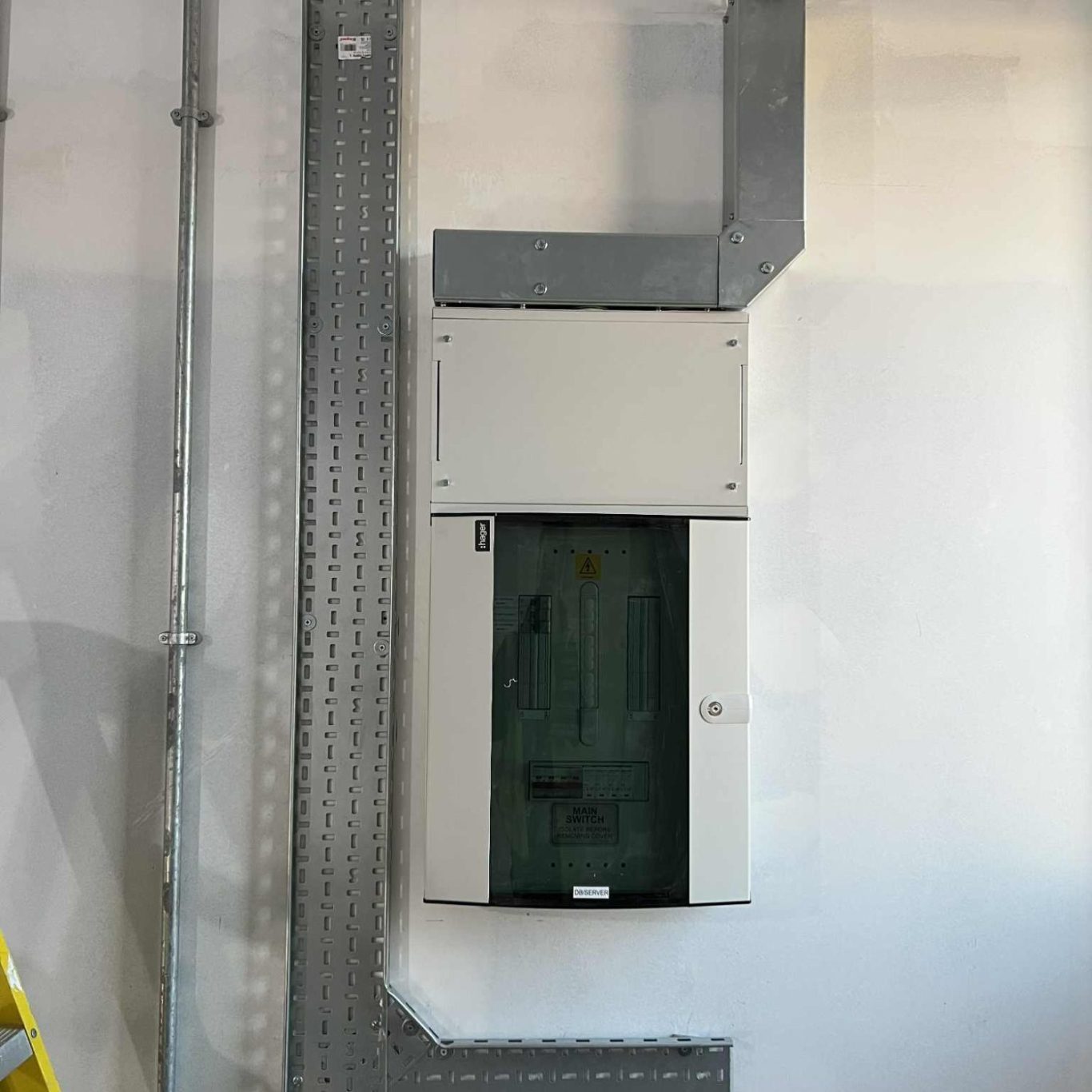 Commercial Distribution Board Installation – Elecluxe Ltd Leicester